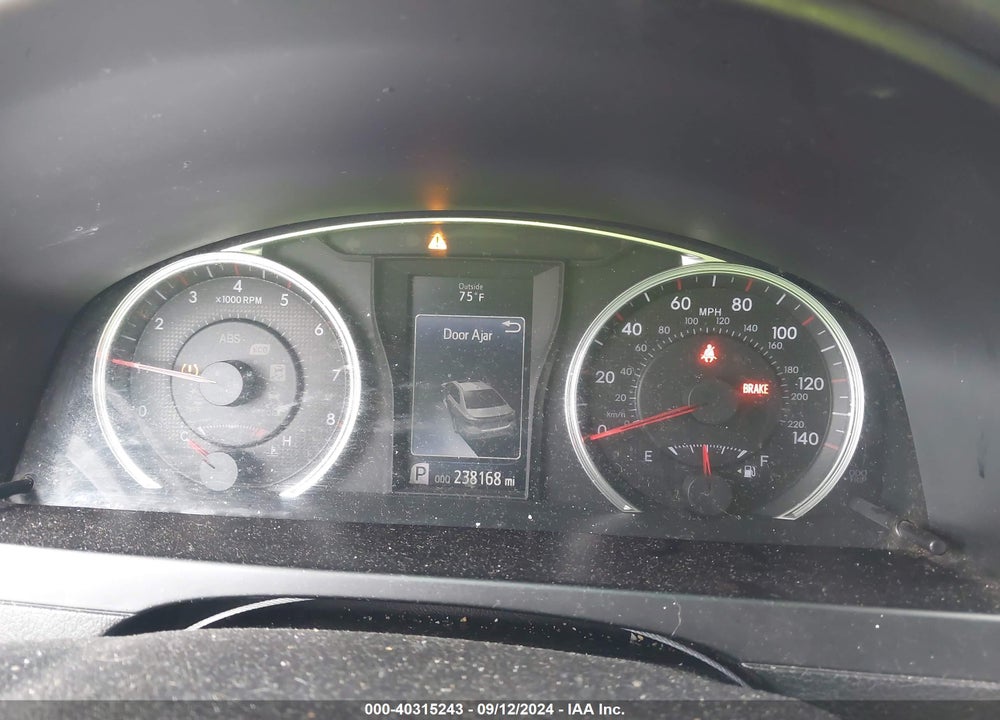 2017 TOYOTA CAMRY SE VIN: 4T1BF1FK5HU786884