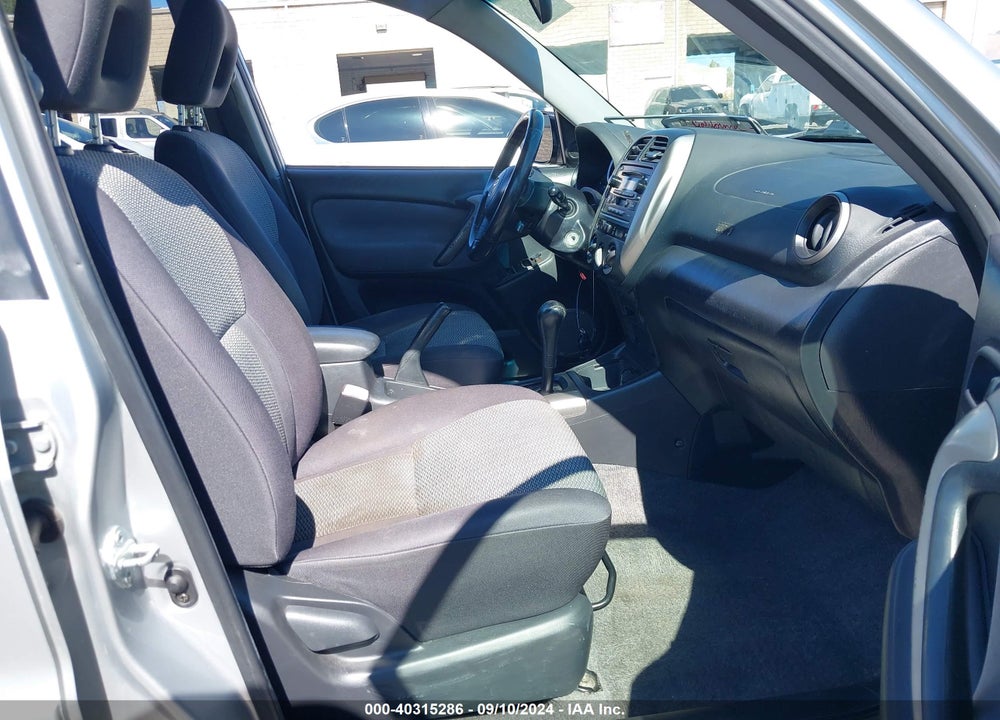 2005 TOYOTA RAV4 VIN: JTEGD20V050066433
