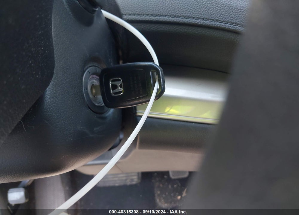 2015 HONDA CR-V LX VIN: 2HKRM4H34FH640385