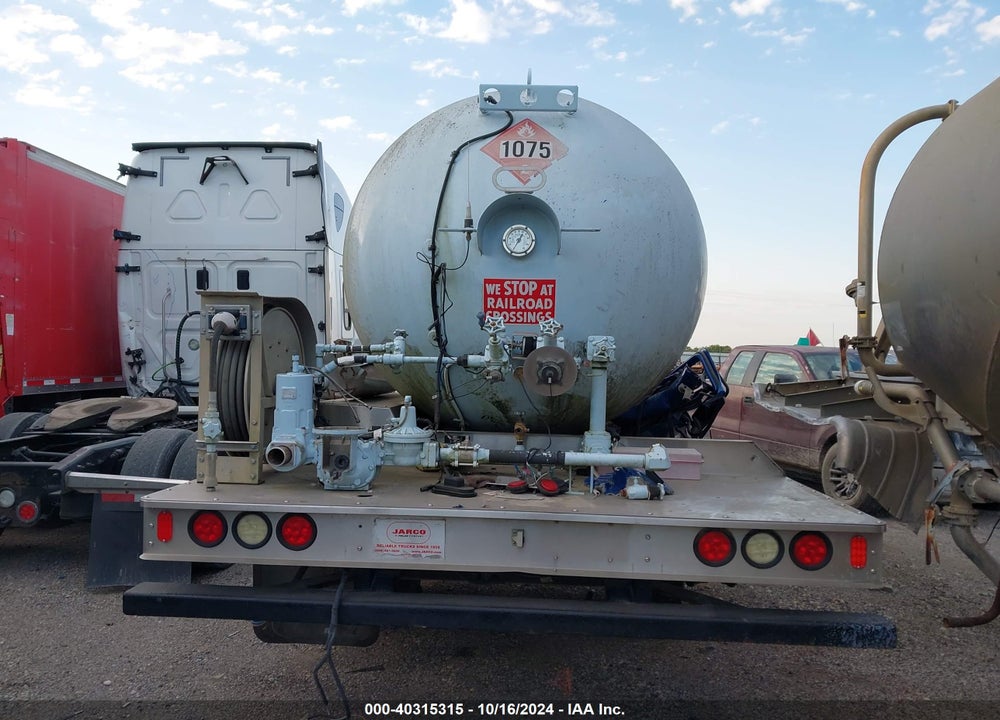 2015 FREIGHTLINER M2 106 MEDIUM DUTY VIN: 1FVACXCY2FHGK0727