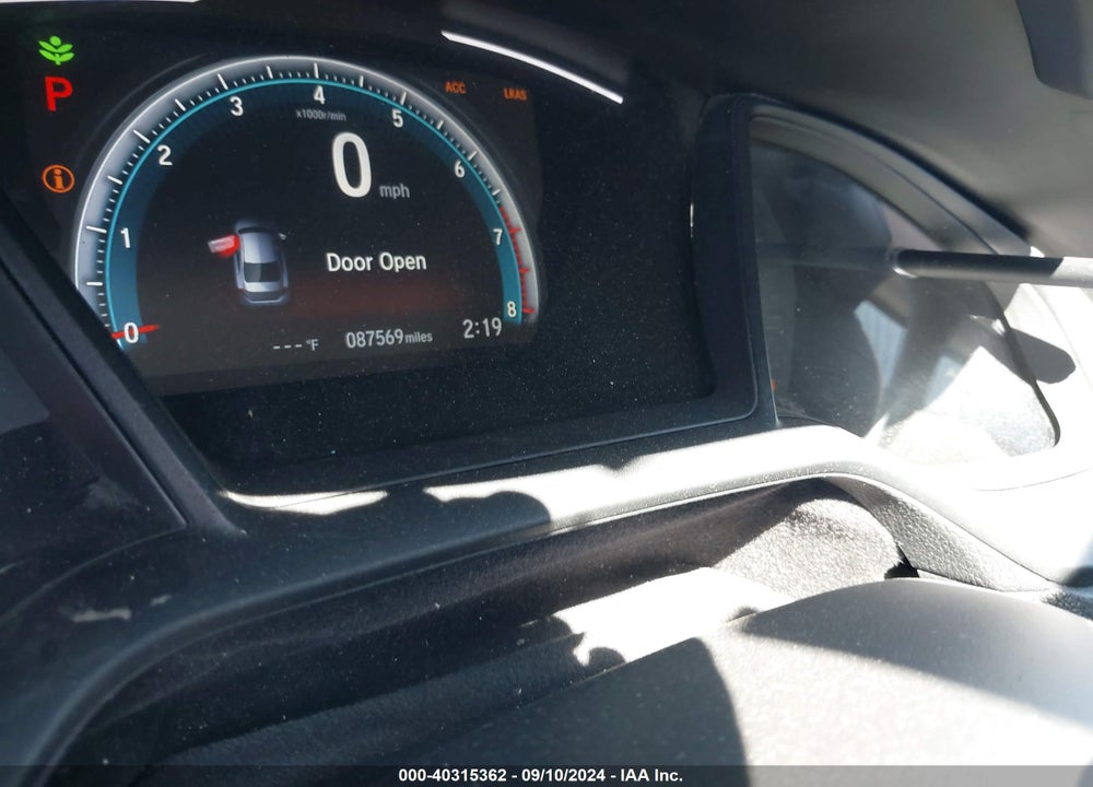 2019 HONDA CIVIC LX VIN: 2HGFC2F69KH523624