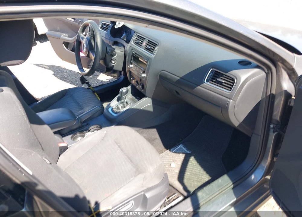 2014 VOLKSWAGEN JETTA 2.0L S VIN: 3VW2K7AJ9EM255380