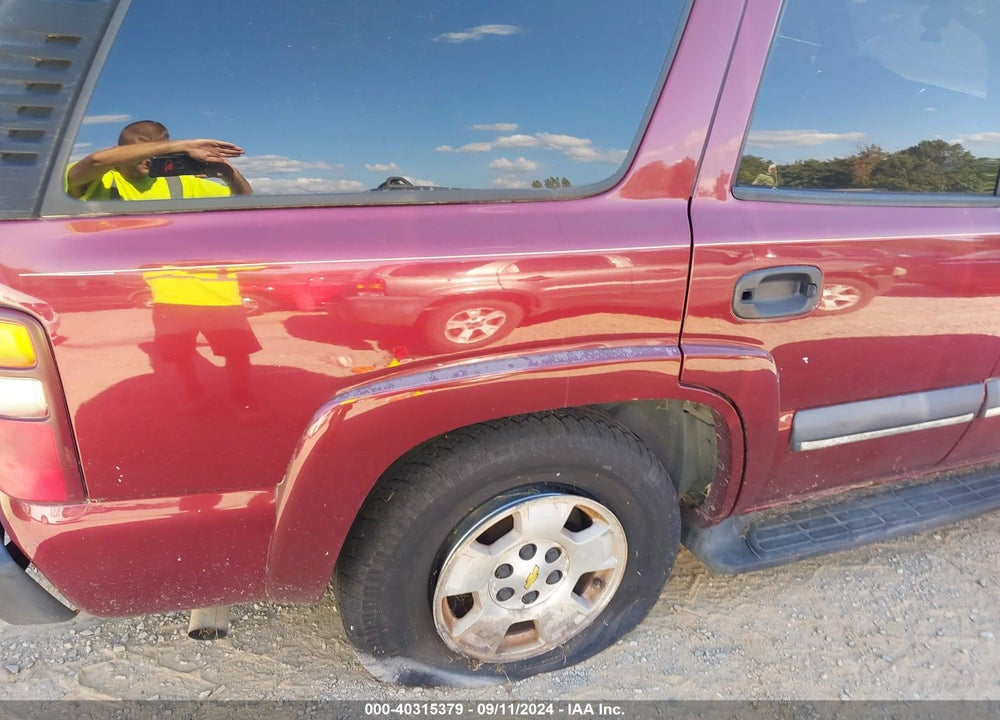 2002 CHEVROLET TAHOE LS VIN: 1GNEK13Z12R258145