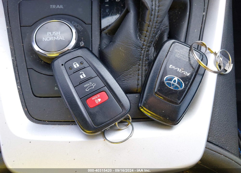 2021 TOYOTA RAV4 HYBRID VIN: 2T3E6RFV8MW002916