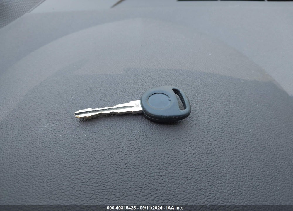 2010 CADILLAC CTS LUXURY VIN: 1G6DE5EG2A0100417