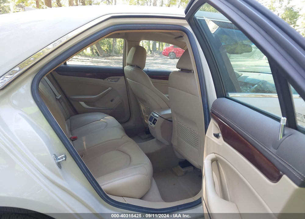 2010 CADILLAC CTS LUXURY VIN: 1G6DE5EG2A0100417