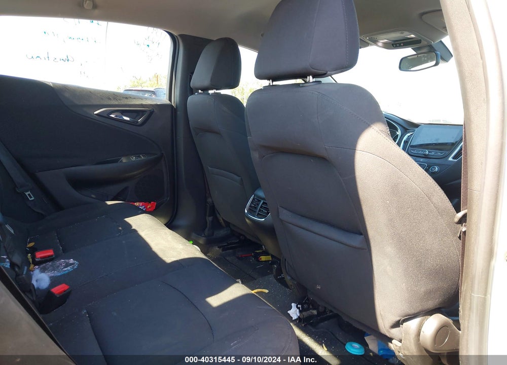 2018 CHEVROLET MALIBU LT VIN: 1G1ZD5ST0JF107007