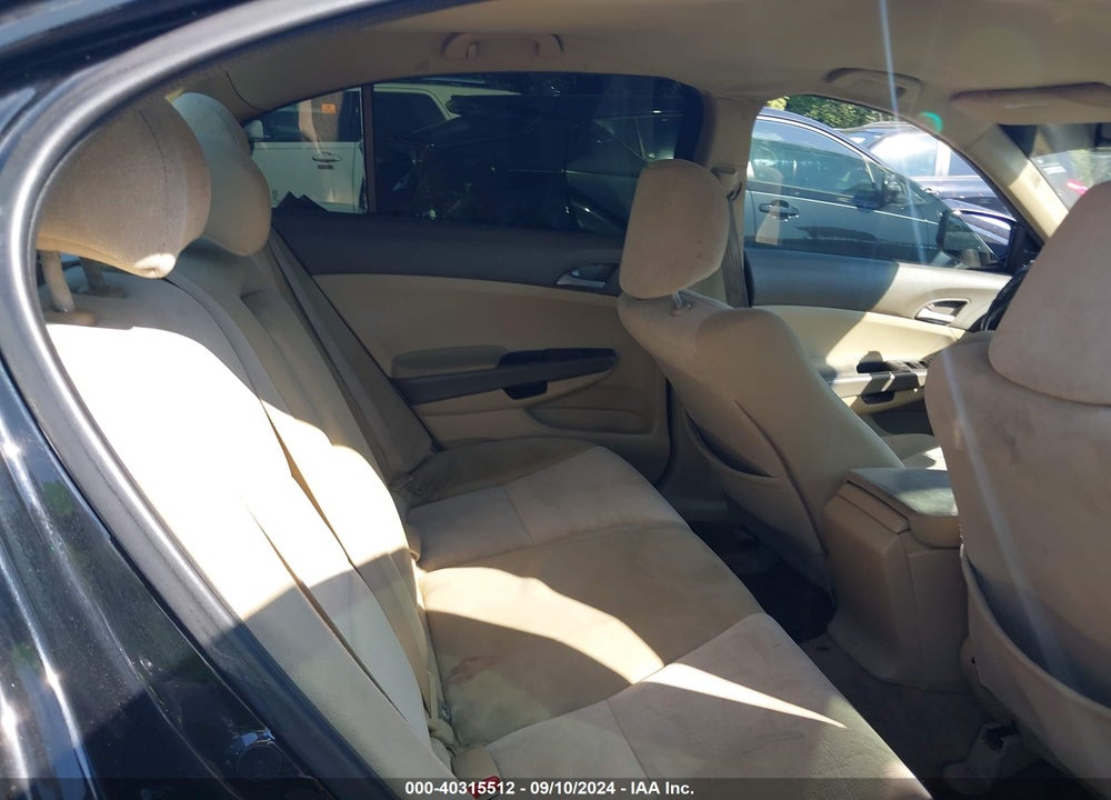2010 HONDA ACCORD 2.4 LX-P VIN: 1HGCP2F40AA064177