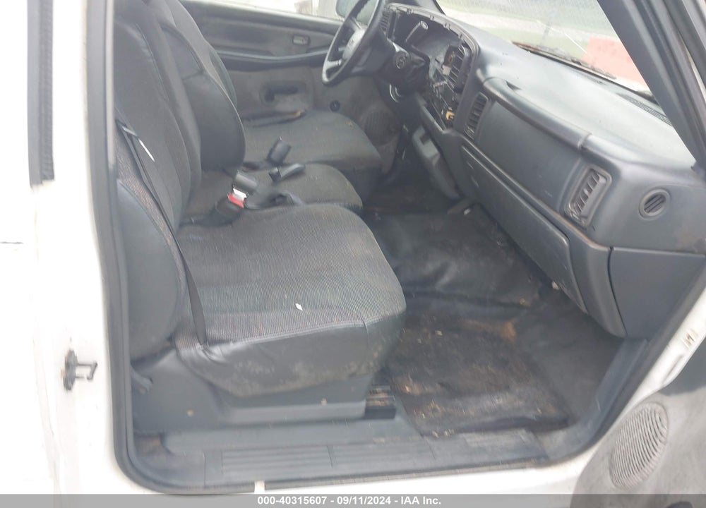 1999 CHEVROLET SILVERADO 1500 VIN: 1GCEC14W1XZ182542