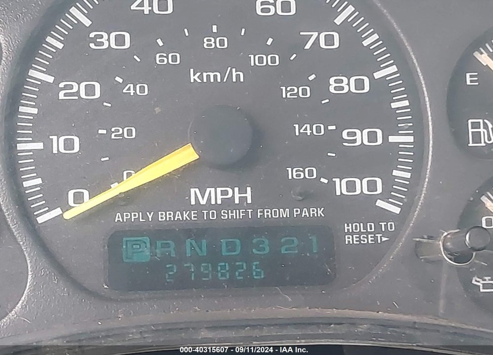 1999 CHEVROLET SILVERADO 1500 VIN: 1GCEC14W1XZ182542
