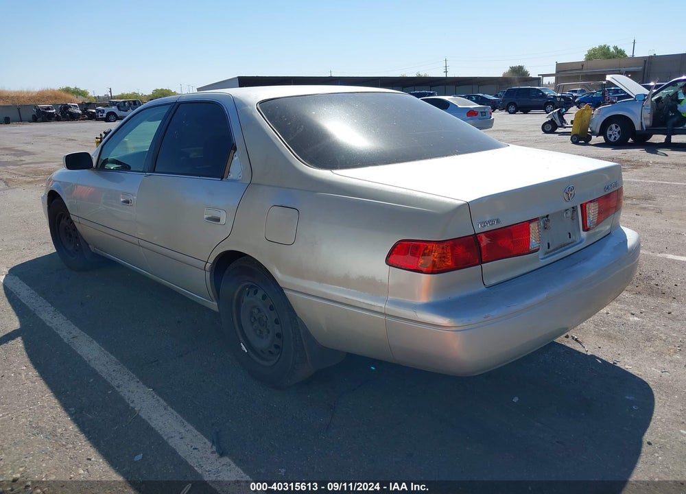 2001 TOYOTA CAMRY LE VIN: JT2BG28K110543132