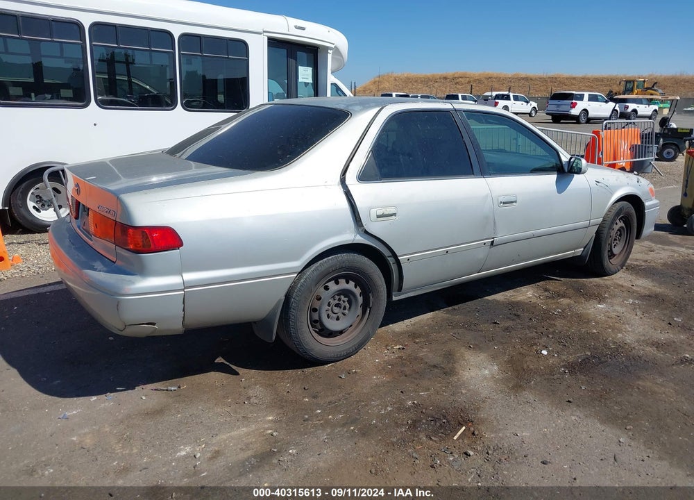 2001 TOYOTA CAMRY LE VIN: JT2BG28K110543132