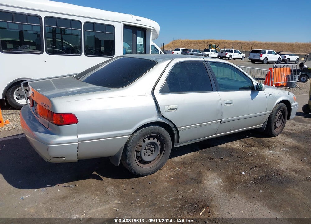 2001 TOYOTA CAMRY LE VIN: JT2BG28K110543132