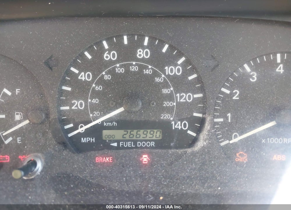 2001 TOYOTA CAMRY LE VIN: JT2BG28K110543132