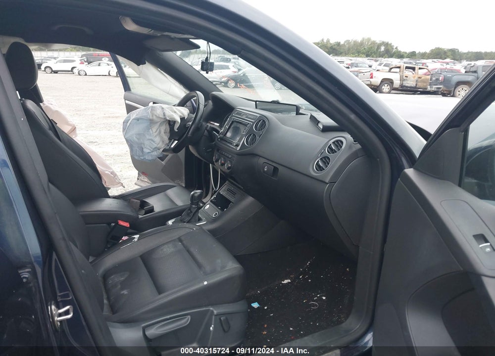 2016 VOLKSWAGEN TIGUAN R-LINE VIN: WVGAV7AX7GW527840
