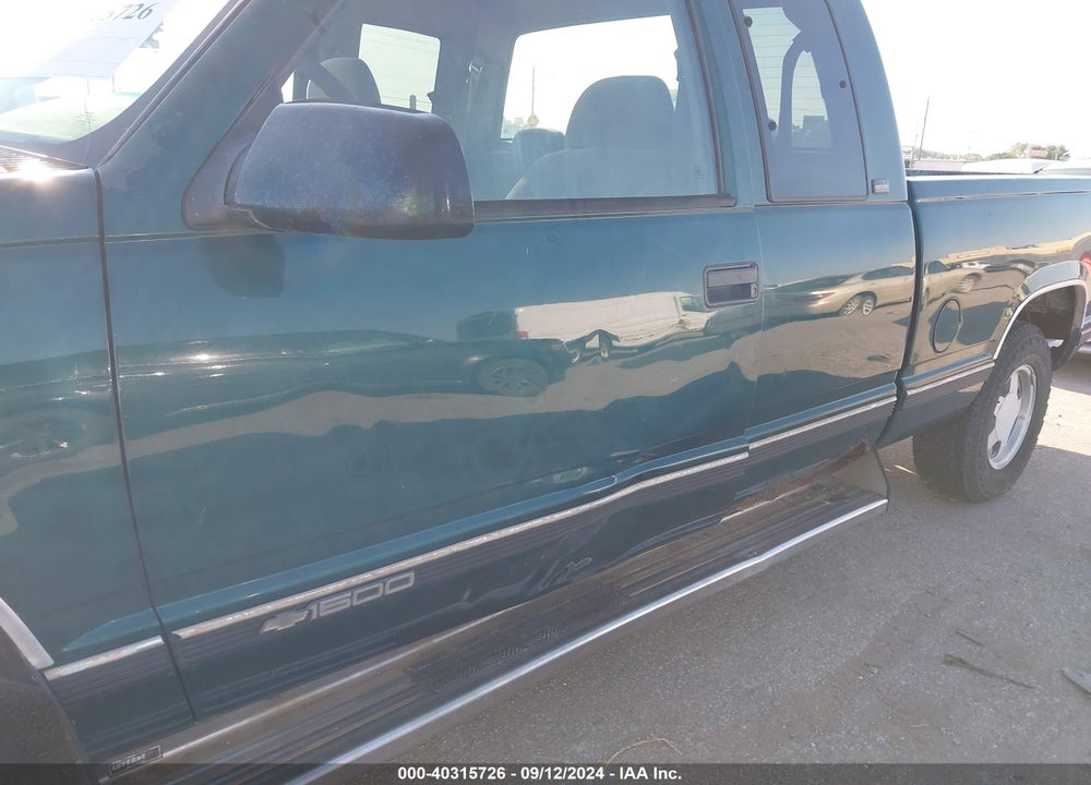 1996 CHEVROLET GMT-400 C1500 VIN: 2GCEC19M6T1108981