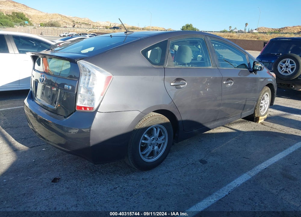 2011 TOYOTA PRIUS TWO VIN: JTDKN3DU7B1386342