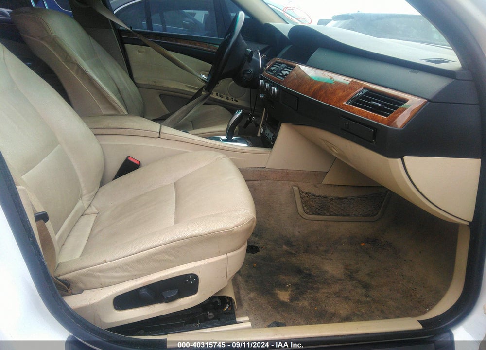 2009 BMW 528I VIN: WBANU53529C121524
