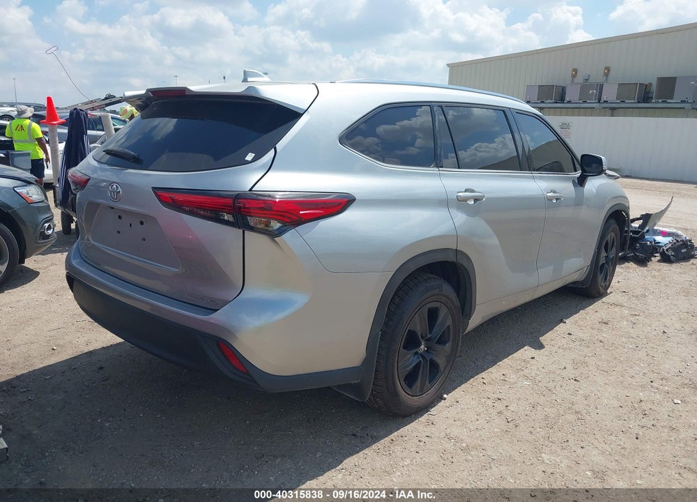 2021 TOYOTA HIGHLANDER XLE VIN: 5TDGZRBH5MS525716
