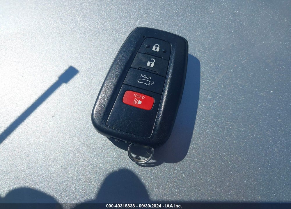 2021 TOYOTA HIGHLANDER XLE VIN: 5TDGZRBH5MS525716