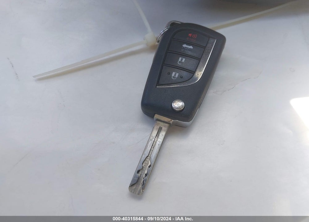 2022 TOYOTA CAMRY LE VIN: 4T1C11AK7NU061471