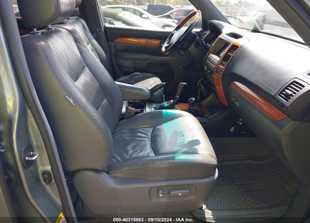 2004 LEXUS GX 470 VIN: JTJBT20X240043203