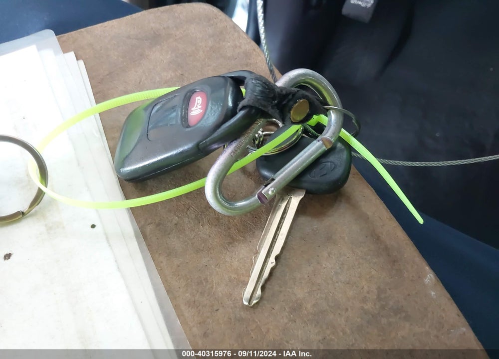 2010 HYUNDAI SANTA FE GLS VIN: 5NMSG3AB2AH387349