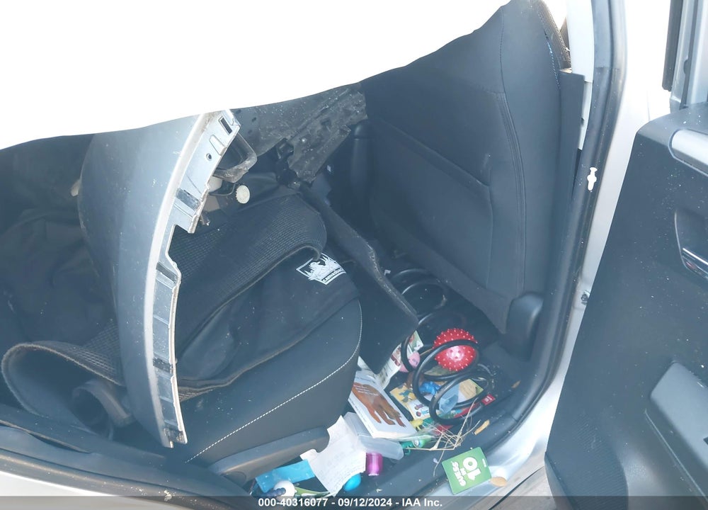 2018 TOYOTA RAV4 XLE VIN: JTMWFREV5JJ210266