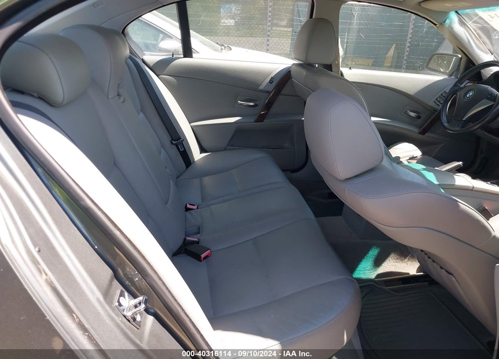 2004 BMW 545I VIN: WBANB33554B112289