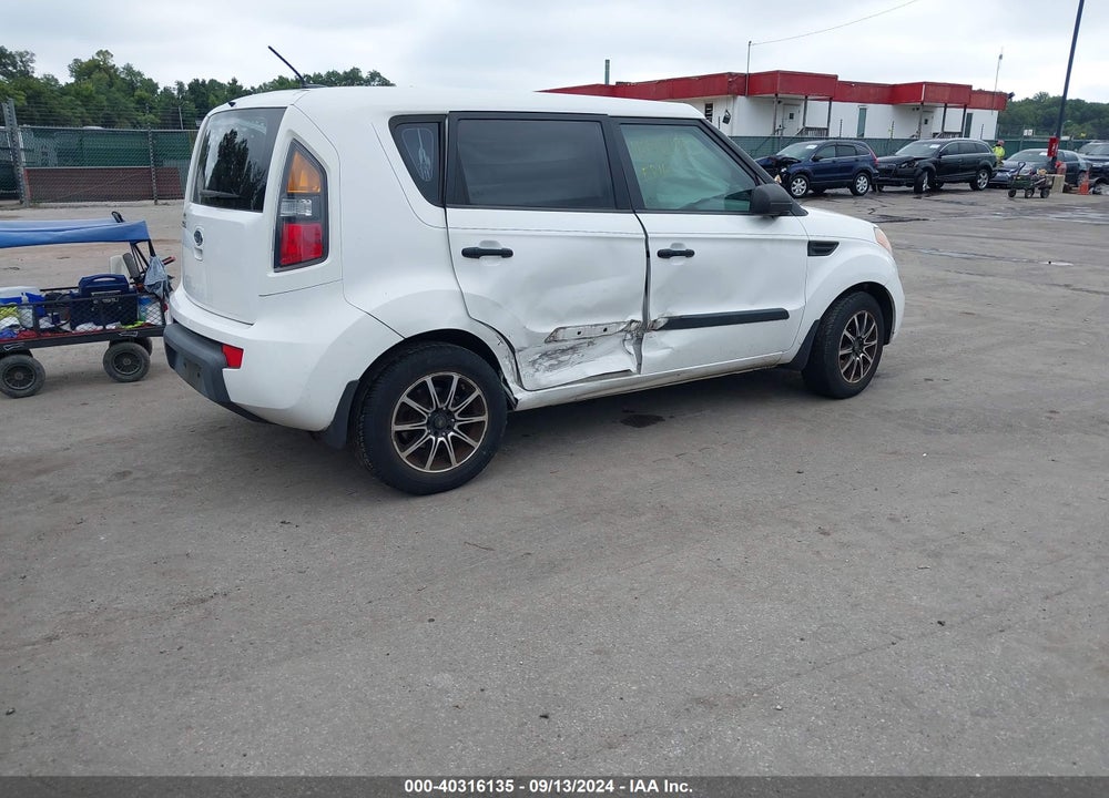 2011 KIA SOUL VIN: KNDJT2A13B7715122