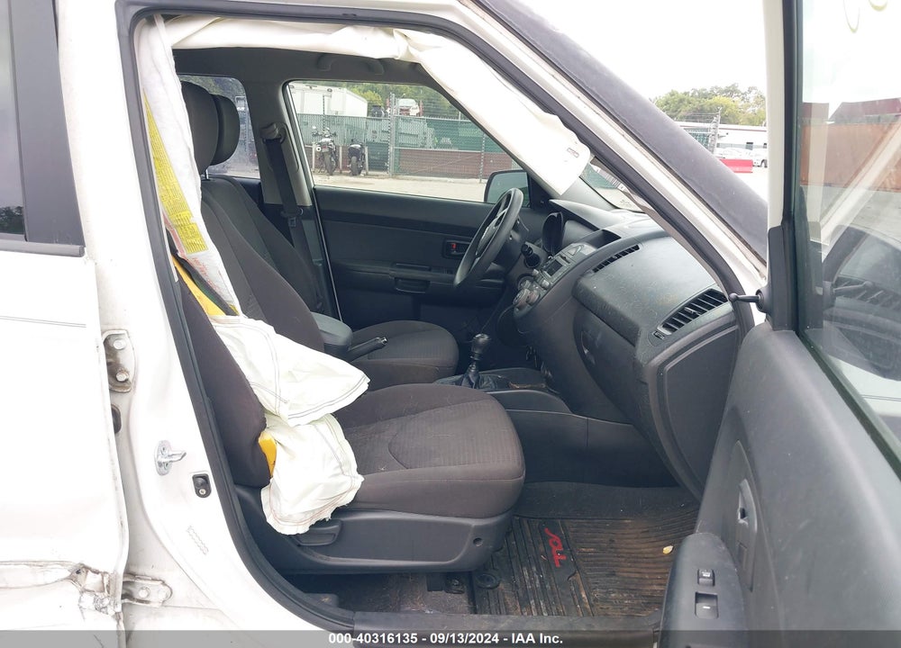 2011 KIA SOUL VIN: KNDJT2A13B7715122