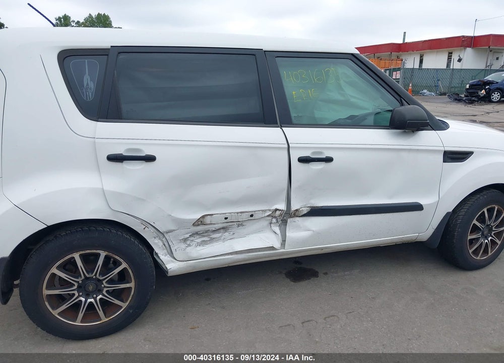 2011 KIA SOUL VIN: KNDJT2A13B7715122