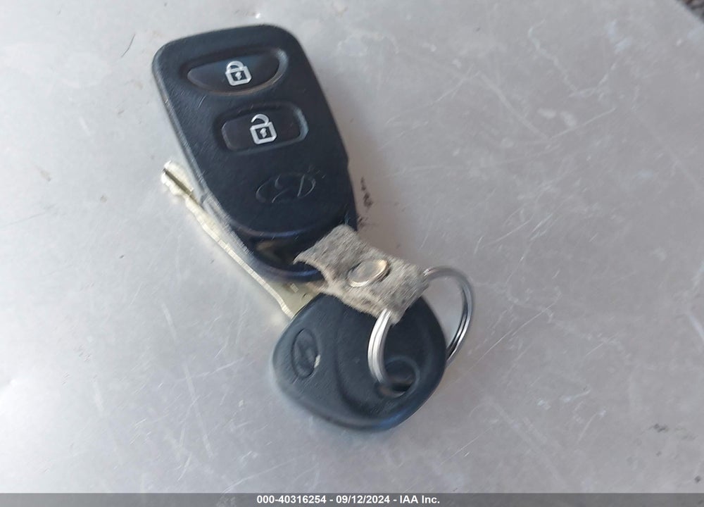 2011 HYUNDAI TUCSON GLS VIN: KM8JU3AC2BU230455