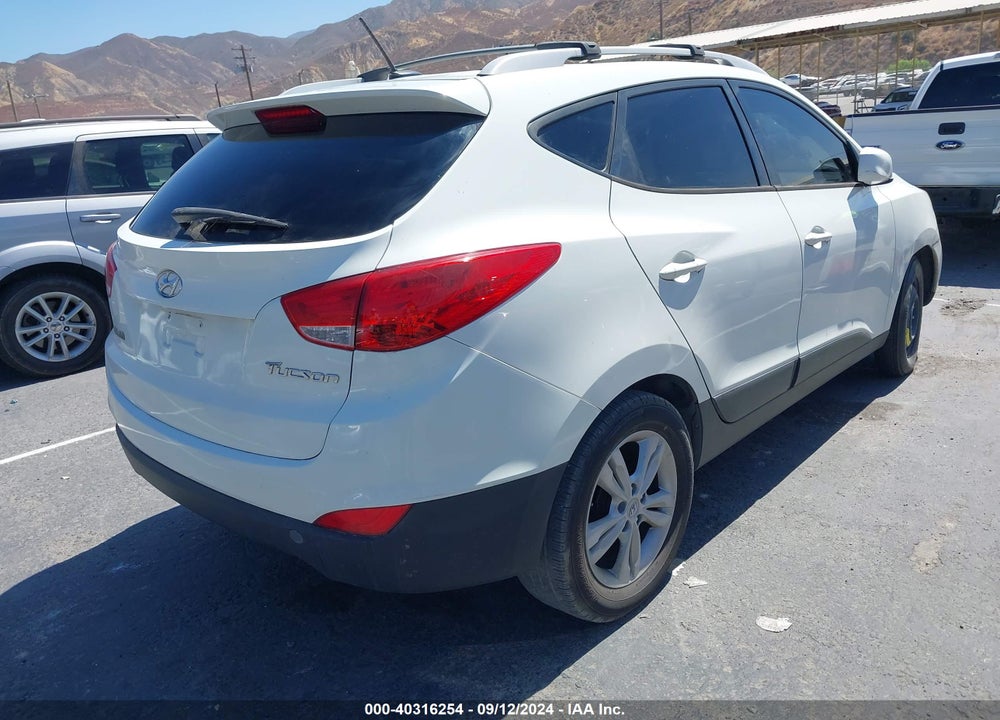 2011 HYUNDAI TUCSON GLS VIN: KM8JU3AC2BU230455