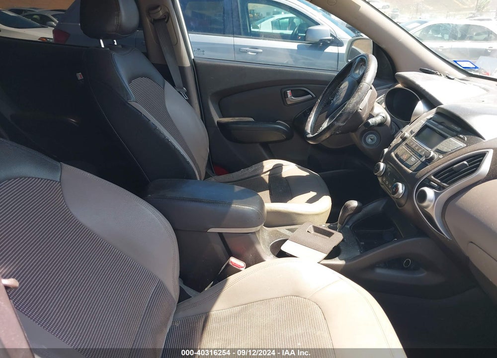 2011 HYUNDAI TUCSON GLS VIN: KM8JU3AC2BU230455