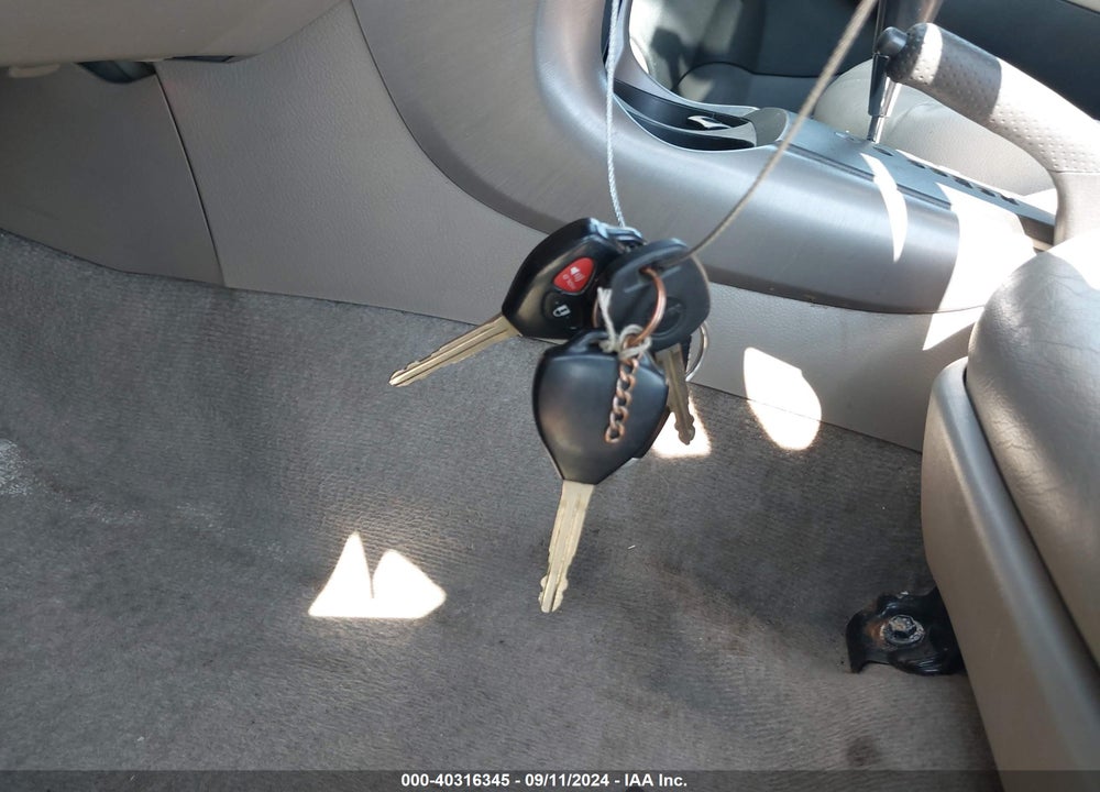 2007 TOYOTA RAV4 LIMITED V6 VIN: JTMBK31V175018857