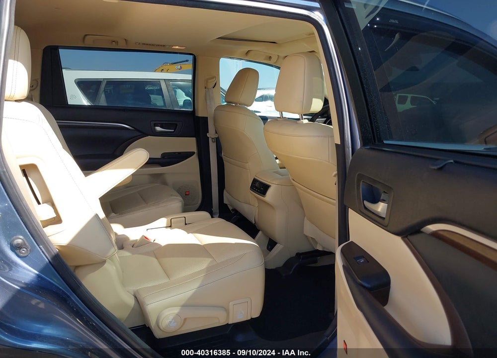 2015 TOYOTA HIGHLANDER LIMITED V6 VIN: 5TDDKRFH5FS127006