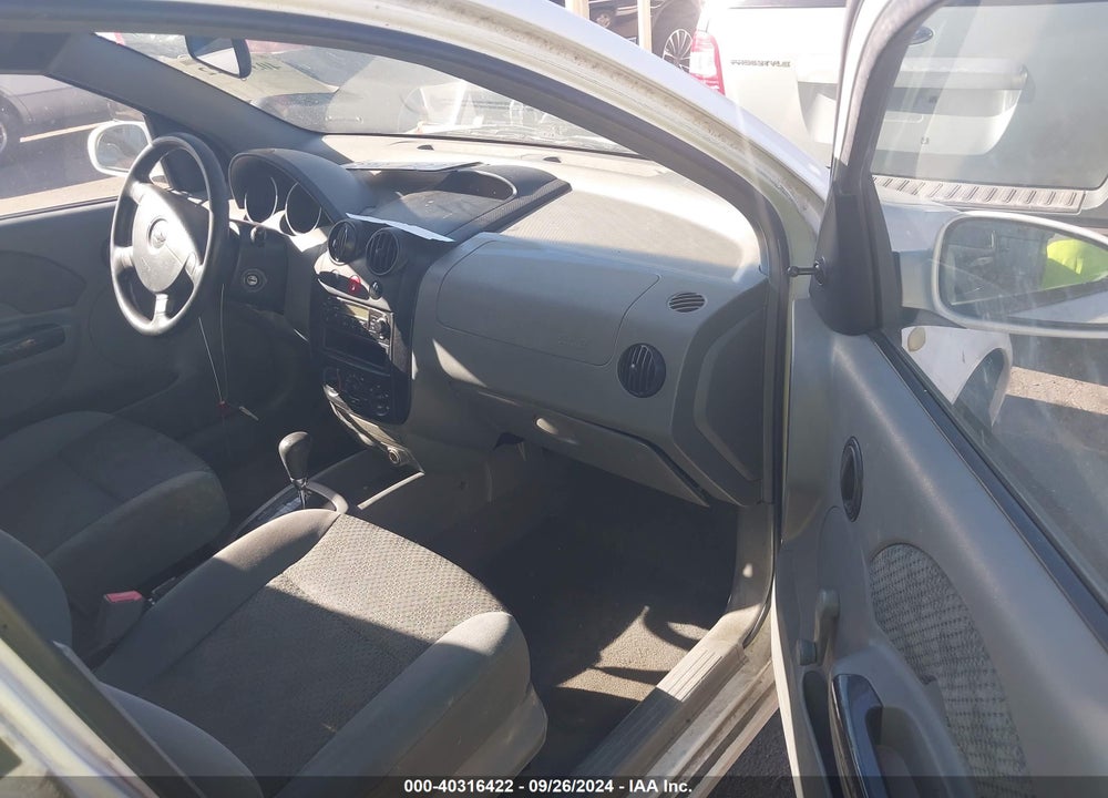 2005 CHEVROLET AVEO LS VIN: KL1TD52605B398345