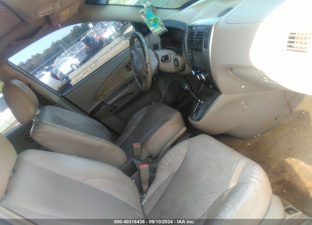 2005 HYUNDAI TUCSON GLS/LX VIN: KM8JN12D25U082398