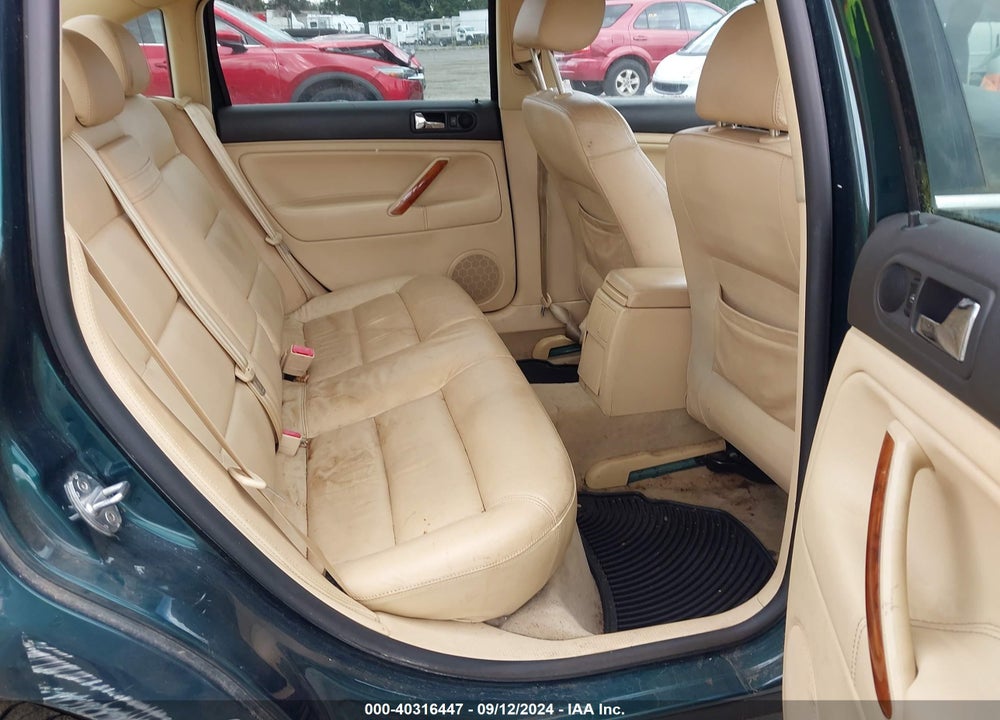 2001 VOLKSWAGEN PASSAT GLX VIN: WVWRH63B51E157379