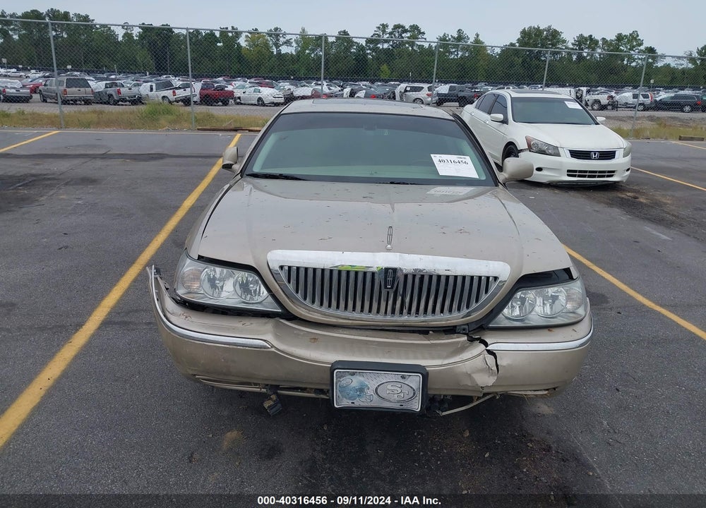 2007 LINCOLN TOWN CAR VIN: 1LNHM82W17Y634254