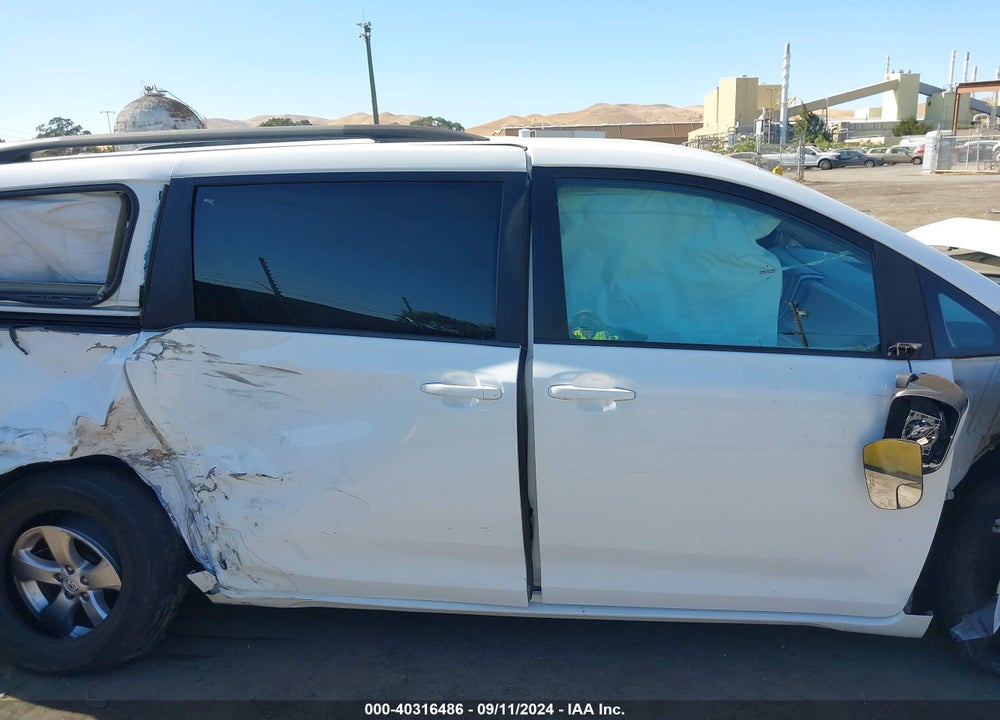 2015 TOYOTA SIENNA LE 8 PASSENGER VIN: 5TDKK3DC9FS603916