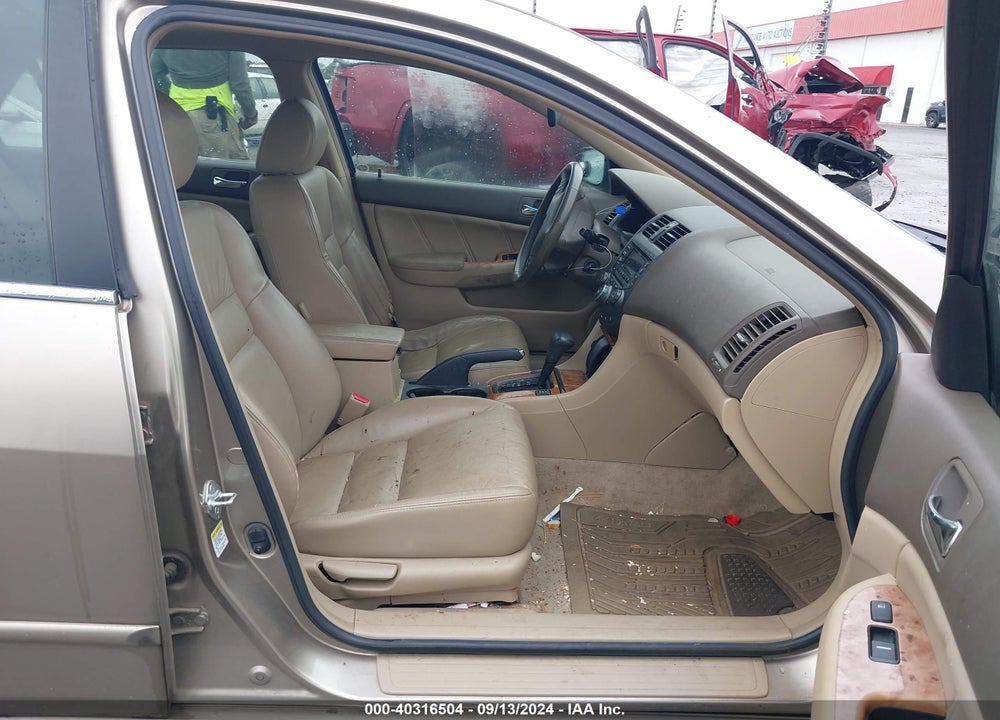 2004 HONDA ACCORD 2.4 EX VIN: JHMCM56894C007978