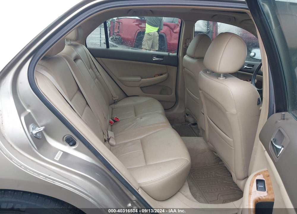 2004 HONDA ACCORD 2.4 EX VIN: JHMCM56894C007978