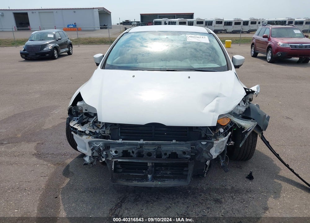 2013 FORD FOCUS SE VIN: 1FADP3K28DL215617