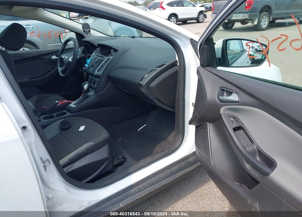 2013 FORD FOCUS SE VIN: 1FADP3K28DL215617
