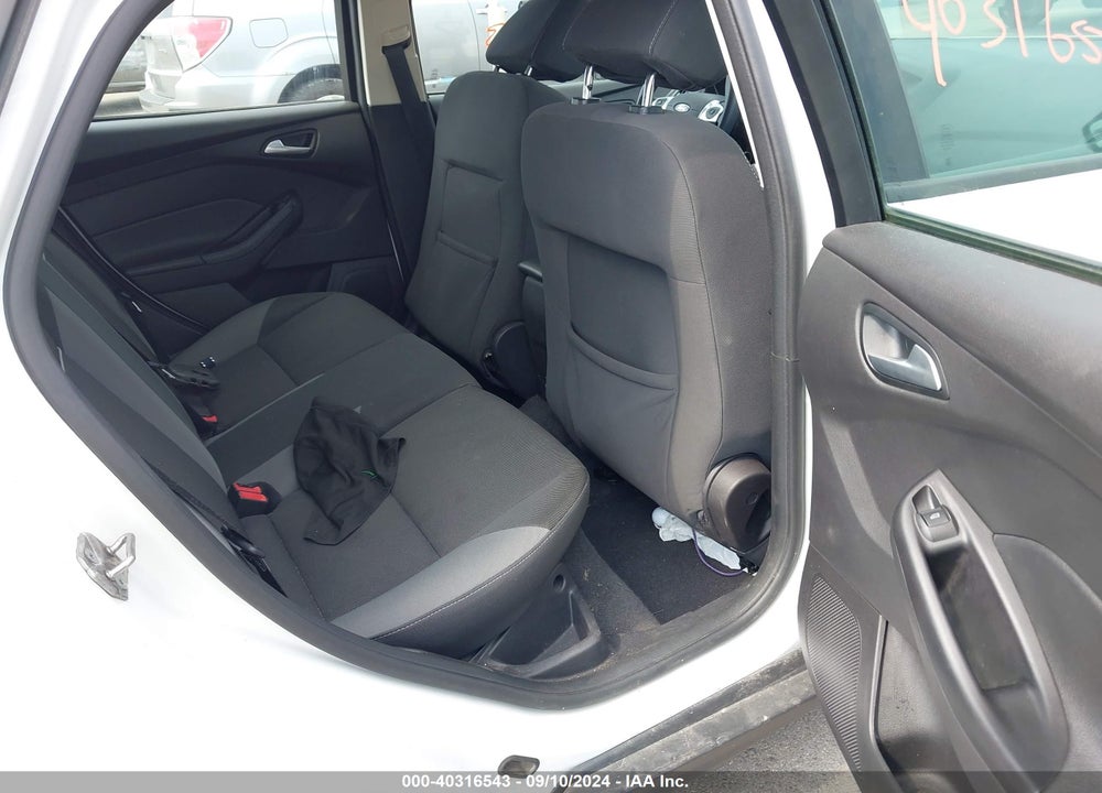 2013 FORD FOCUS SE VIN: 1FADP3K28DL215617