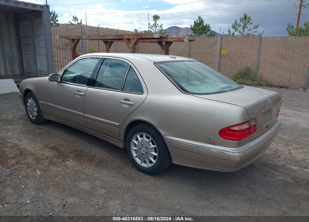 2000 MERCEDES-BENZ E 320 VIN: WDBJF65J3YB127248