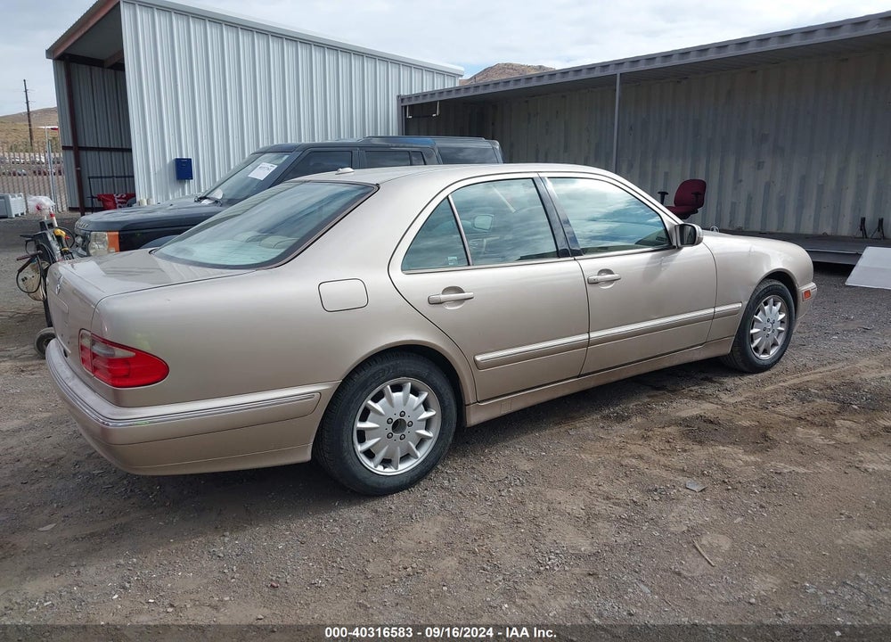 2000 MERCEDES-BENZ E 320 VIN: WDBJF65J3YB127248