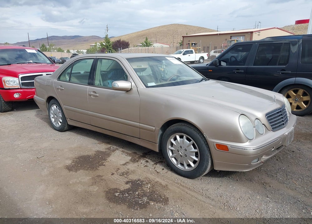 2000 MERCEDES-BENZ E 320 VIN: WDBJF65J3YB127248